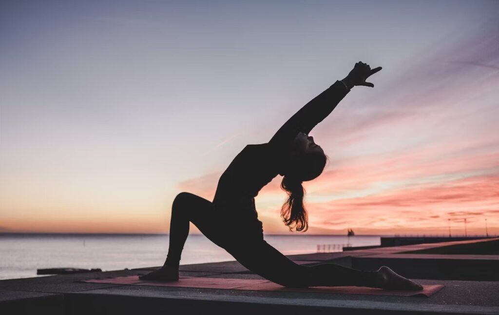 Which Is Better for Losing Weight in 2025: Yoga or the Gym? (Backed by Science)